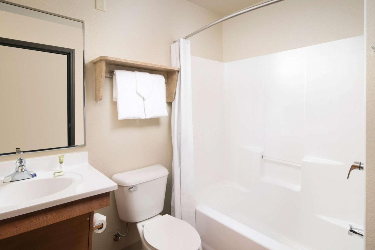 Woodspring Suites Texas City Exterior photo