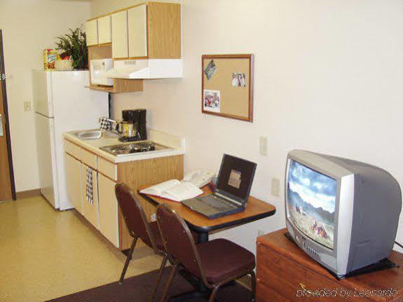 Woodspring Suites Texas City Room photo